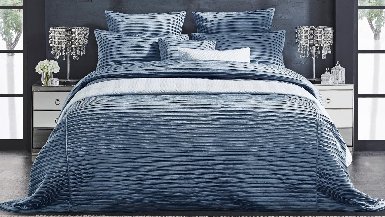 L'Avenue Constance Blue Coverlet Set - Queen/King