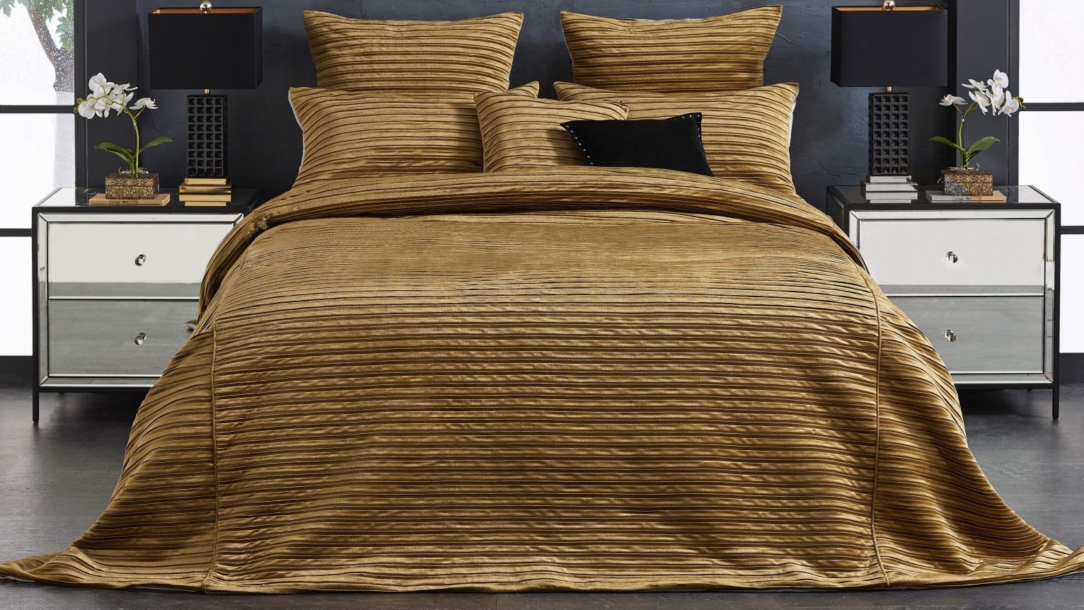 L'Avenue Constance Gold Coverlet Set - Queen/King