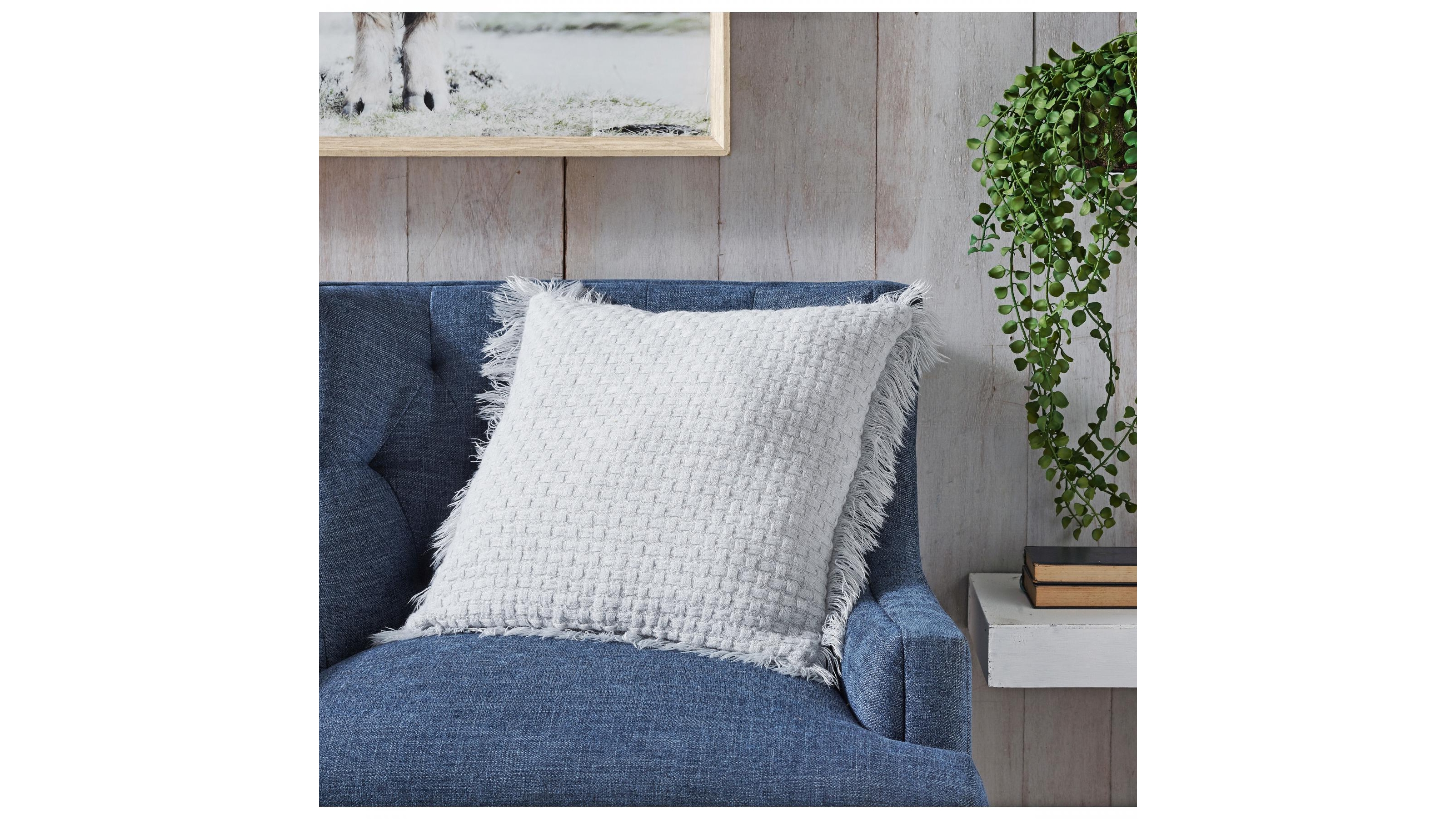L'Avenue Summer Silver Cushion