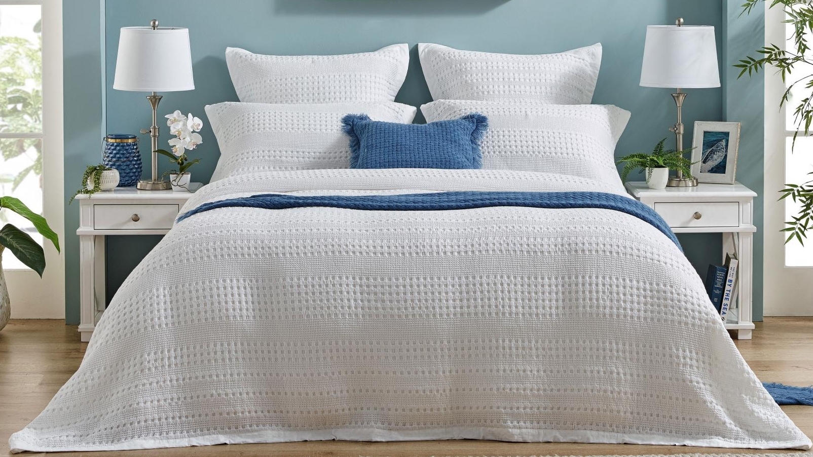 Arles White Coverlet Set - Single/Double