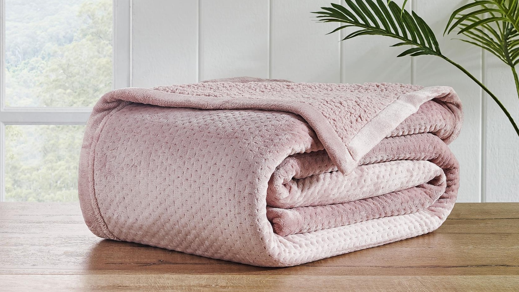 L'Avenue Alaska Mauve Blanket Harvey Norman