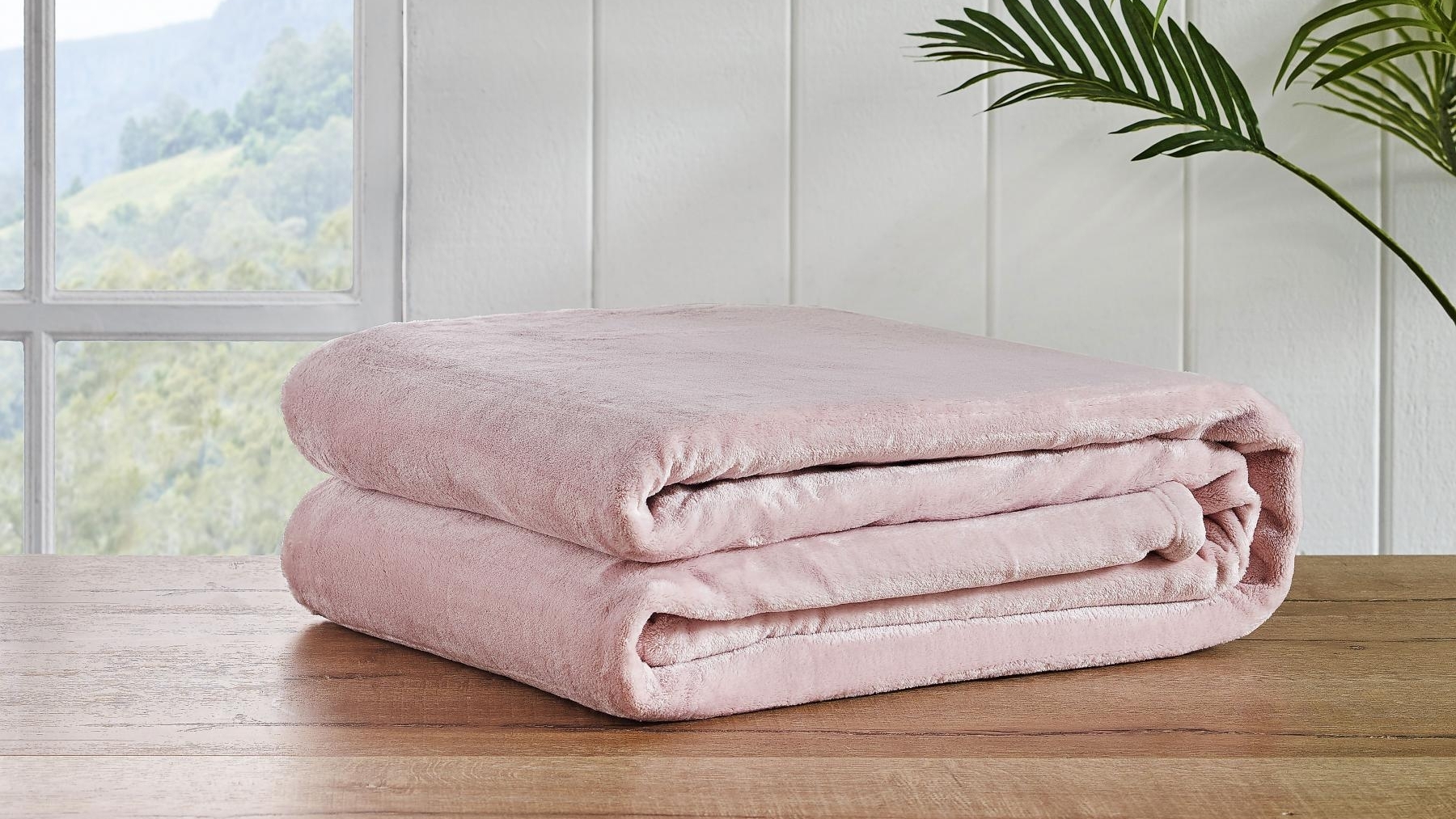L'Avenue Dakota Blush Blanket
