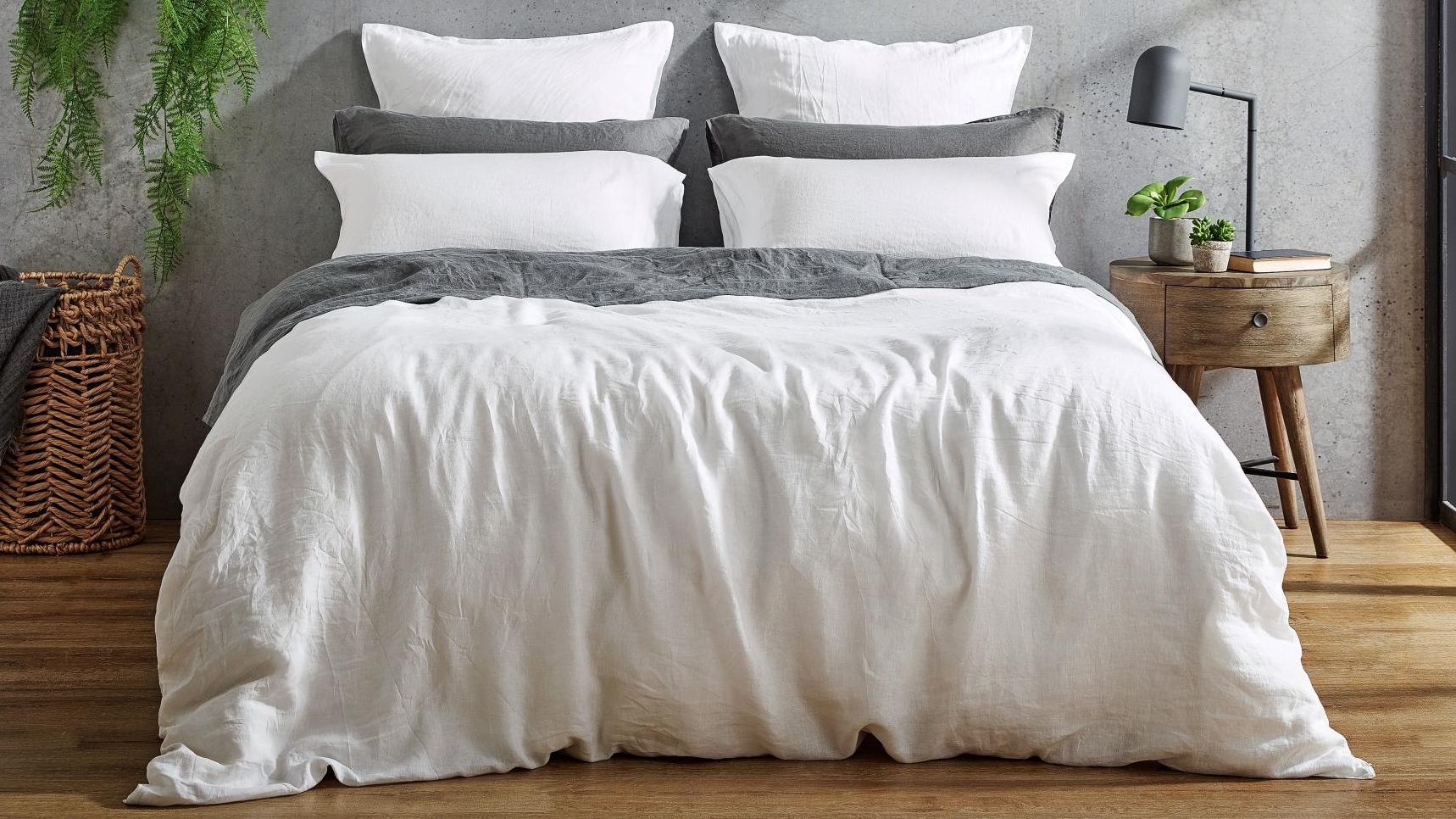 L'Avenue Pure Linen White Quilt Cover Set - Queen