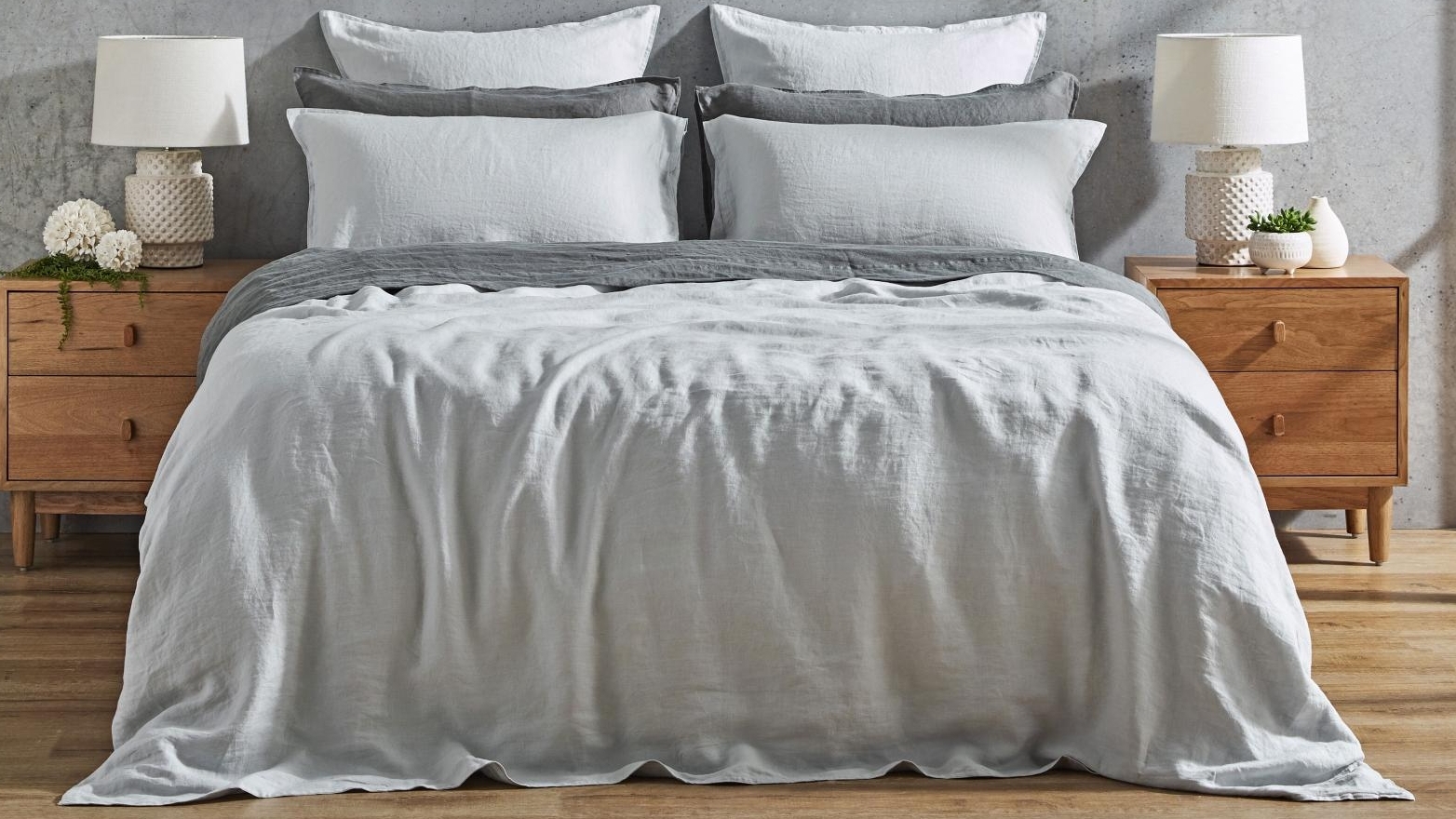L'Avenue Pure Linen Silver Quilt Cover Set - Queen