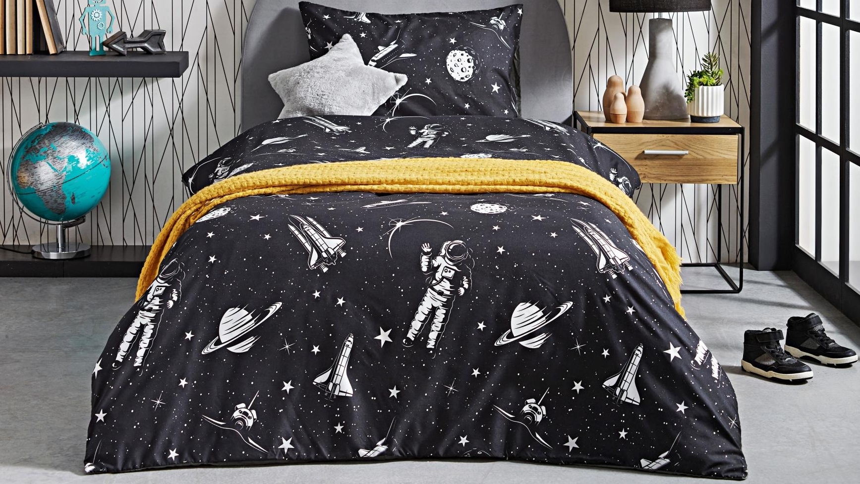 Astronaut Glow In The Dark Quilt Cover Set