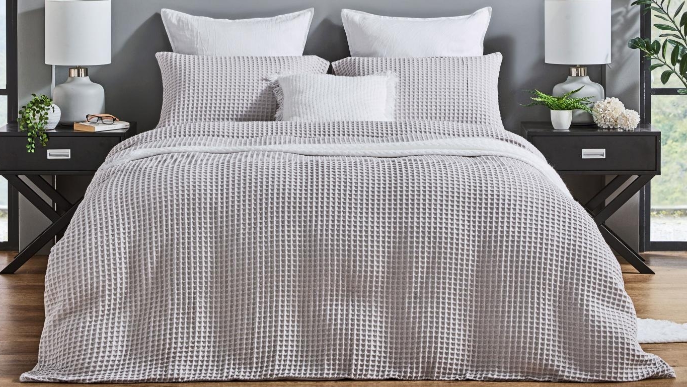 L'Avenue Easton Silver Quilt Cover Set 