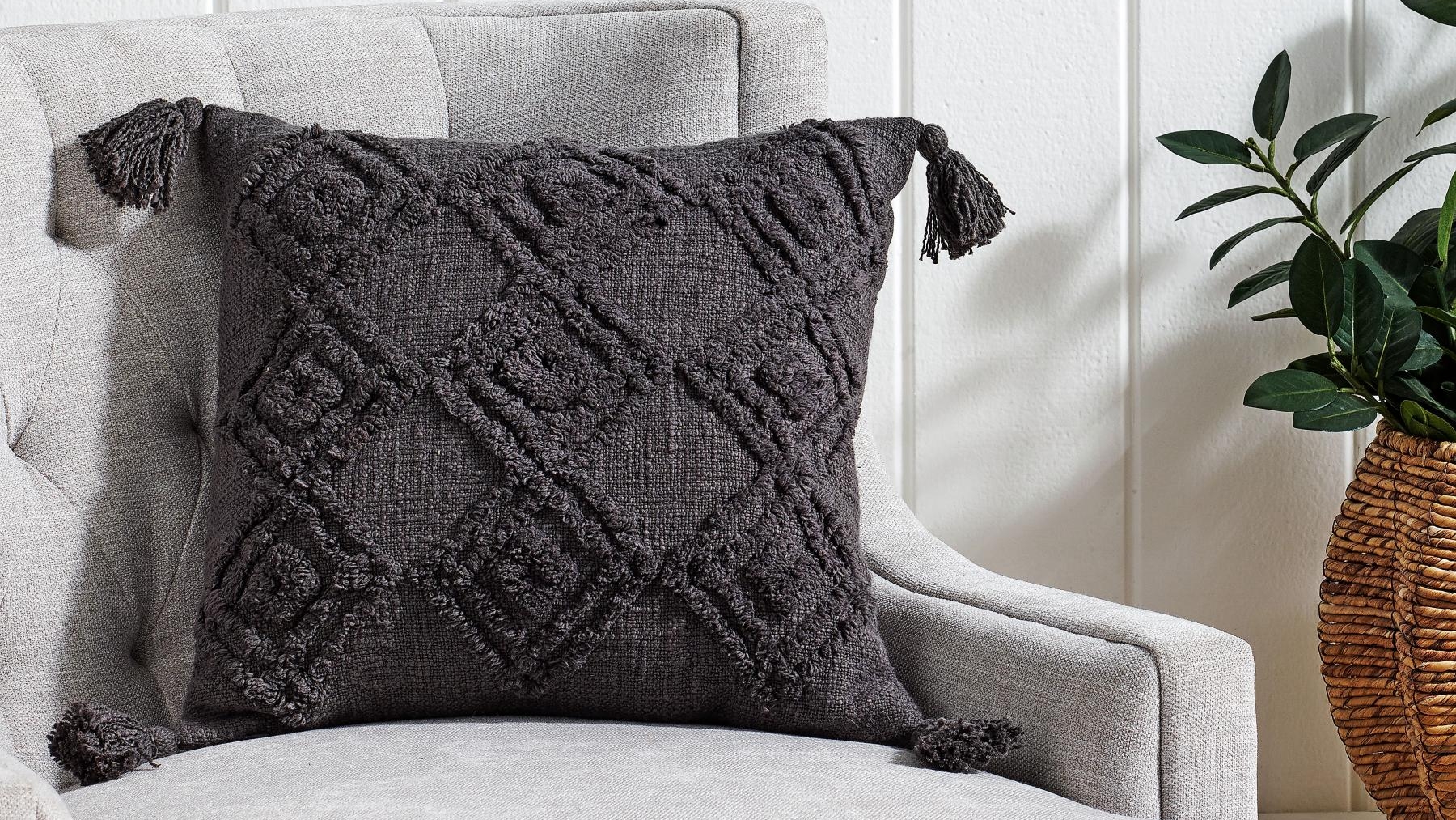 L'Avenue Atmosphere Charcoal Cushion