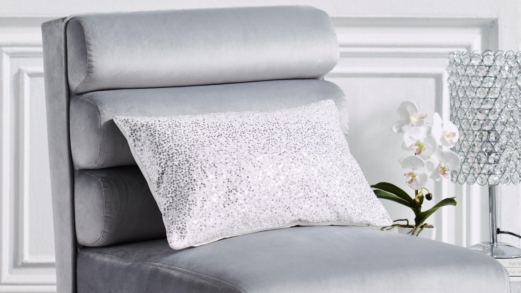 Ambrosia White Brunch Cushion