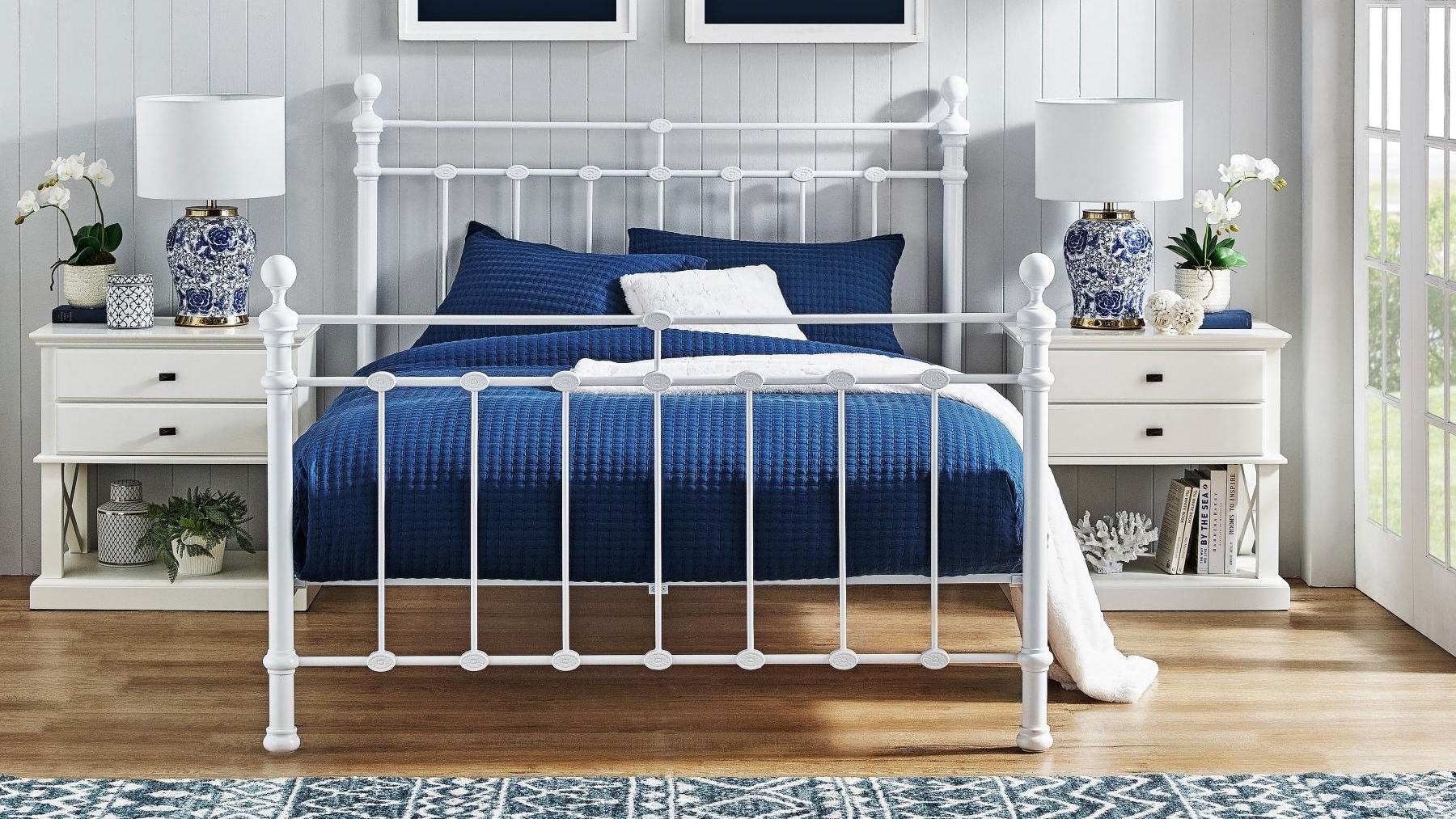 Waterford II White Bed - King