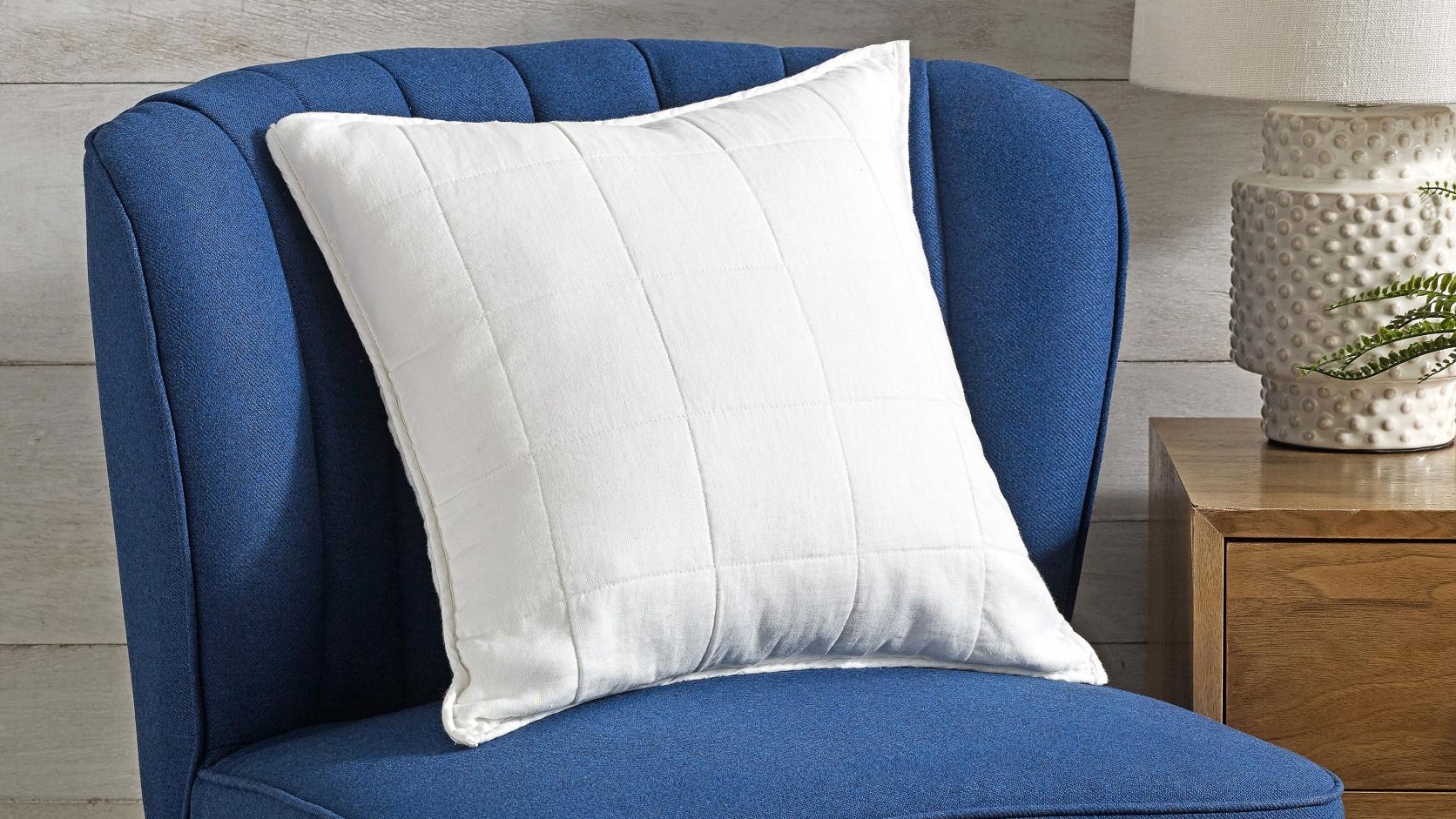 L'Avenue White Cushion 