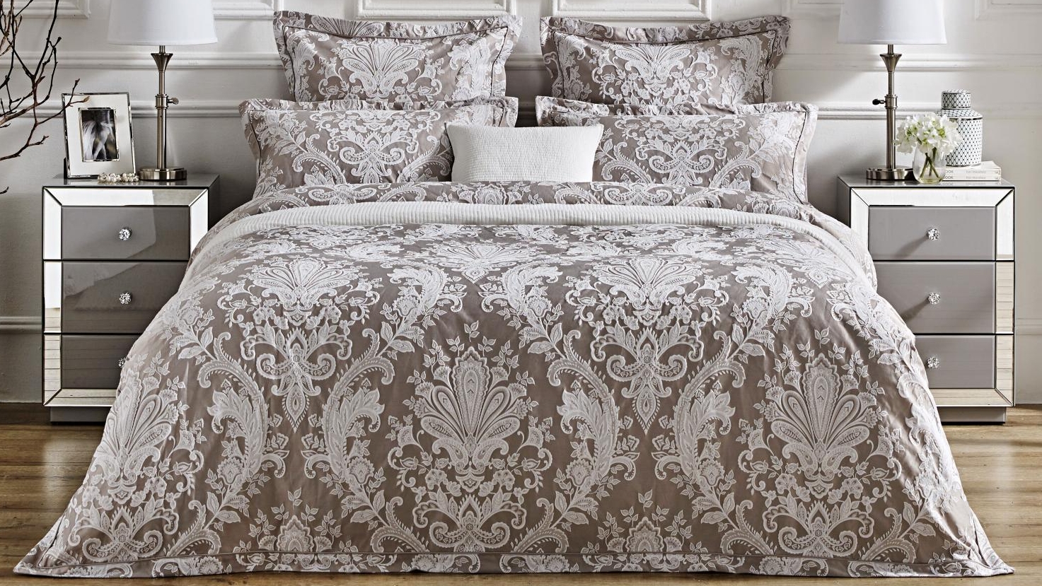 L'Avenue Luxury Elizabeth Oyster Quilt Cover Set - Queen