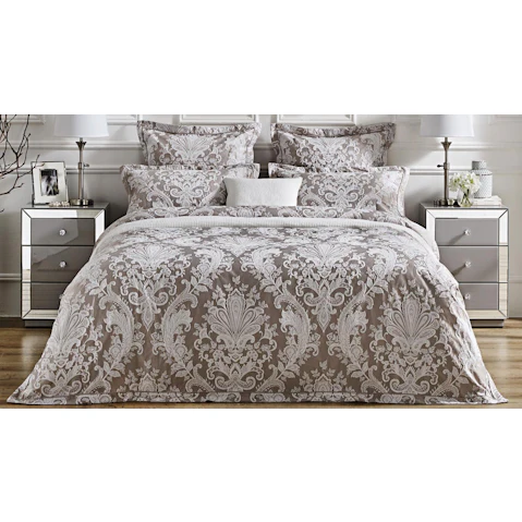 L'Avenue Luxury Elizabeth Oyster Quilt Cover Set - Queen