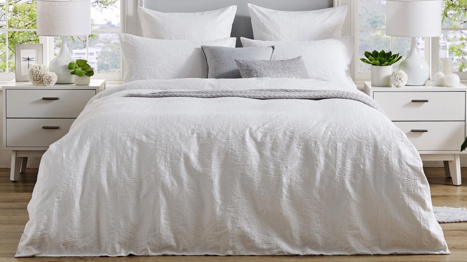 L'Avenue Luxury Pearl Quilt Cover Set