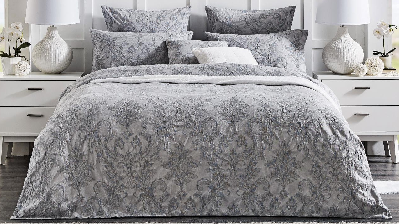 L'Avenue Luxury Henrietta Silver Quilt Cover Set - Queen