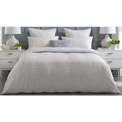 L'Avenue Luxury Henrietta White Quilt Cover Set - Queen