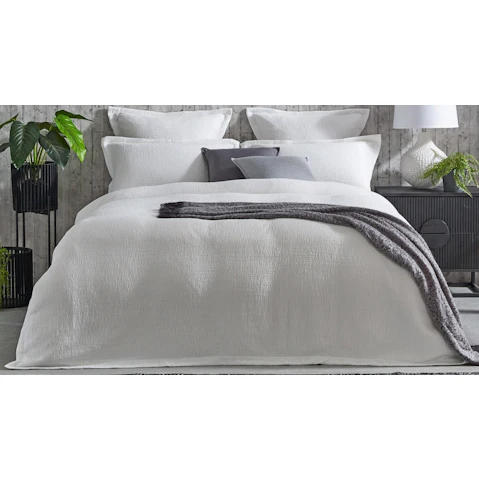 L'Avenue Memphis White Quilt Cover Set - Queen