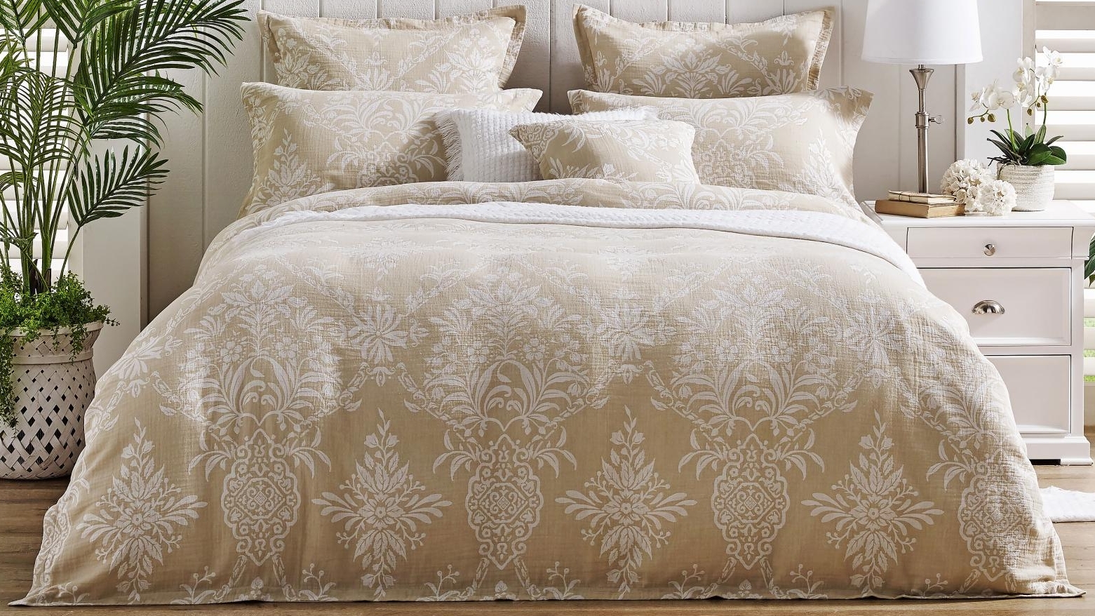 L'Avenue Luxury Penelope Stone Quilt Cover Set - Super King