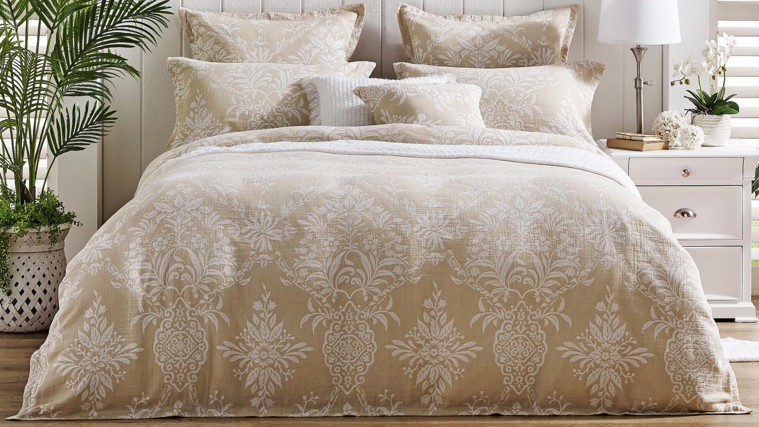 L'Avenue Luxury Penelope Stone Quilt Cover Set - Queen