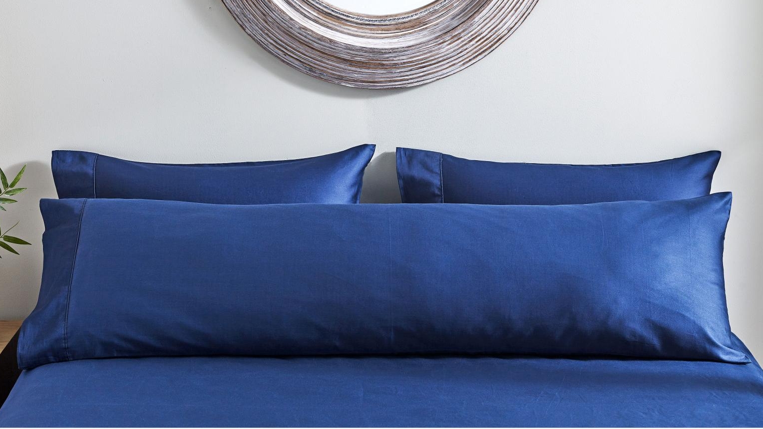 L'Avenue 300TC Cotton Navy Body Pillowcase
