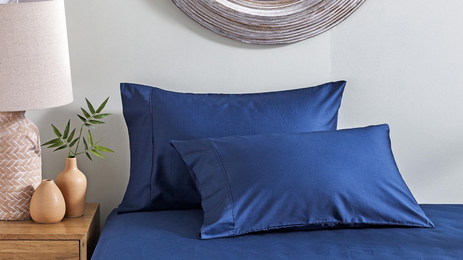 L'Avenue 300 Thread Count Navy Standard Pillowcase Set