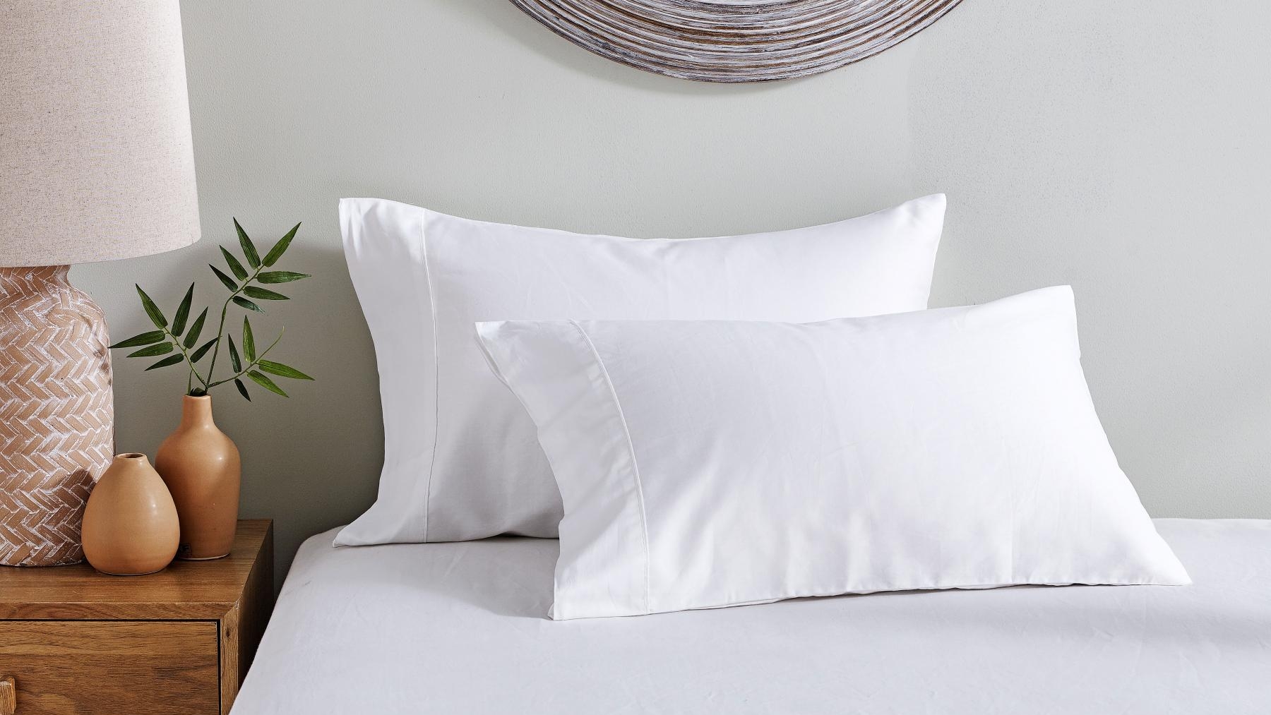 L'Avenue 300TC White Standard Pillowcase Set