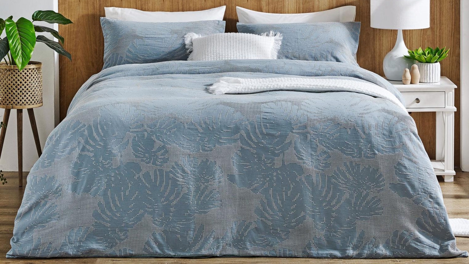L'Avenue Palm Spring Duck Egg Quilt Cover Set - Single