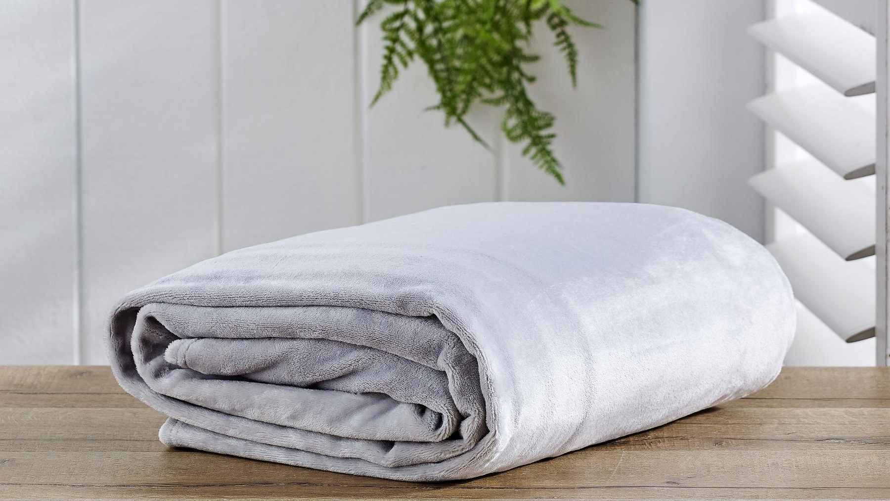 L'Avenue Aberdeen Silver Plush Blanket