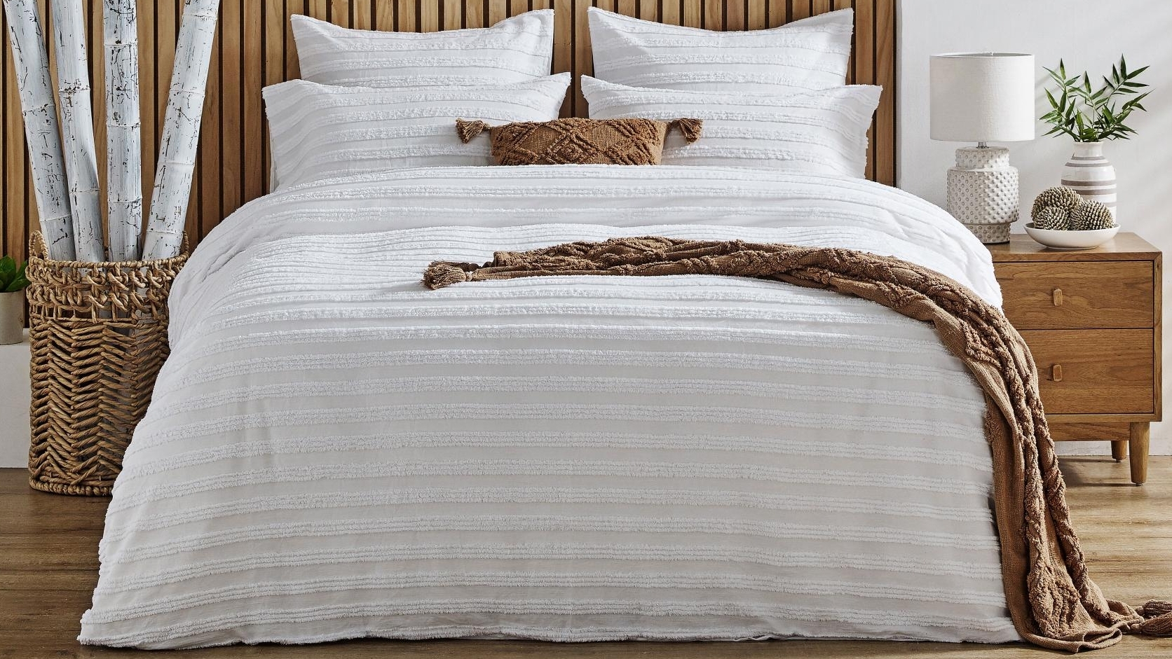 L'Avenue Amalfi Tufted White Quilt Cover Set