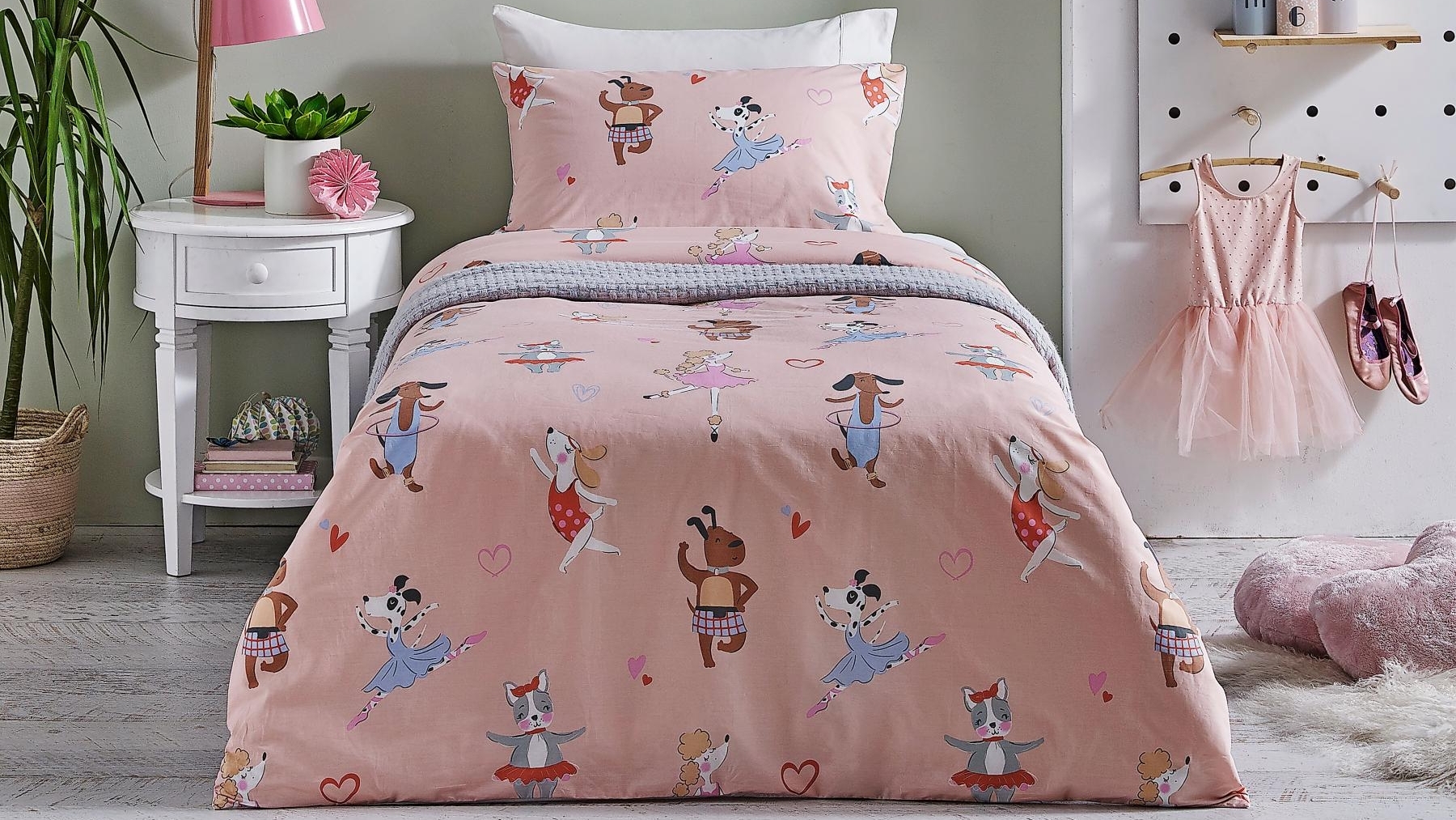 Dancing Dogs Quilt Cover Set - Queen