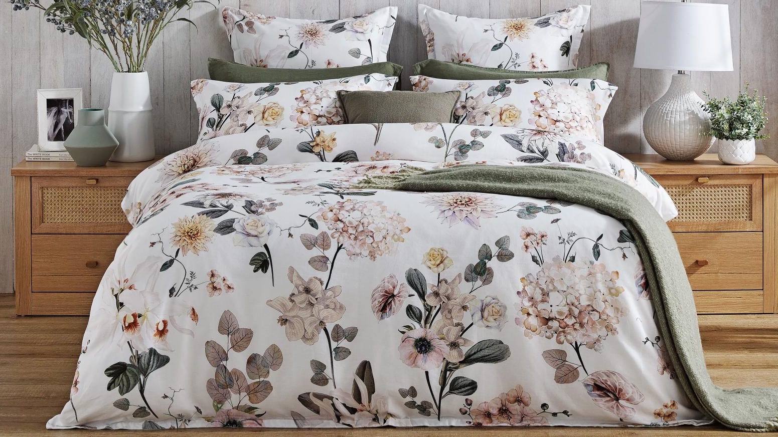 L'Avenue Charlize White Quilt Cover Set - Double