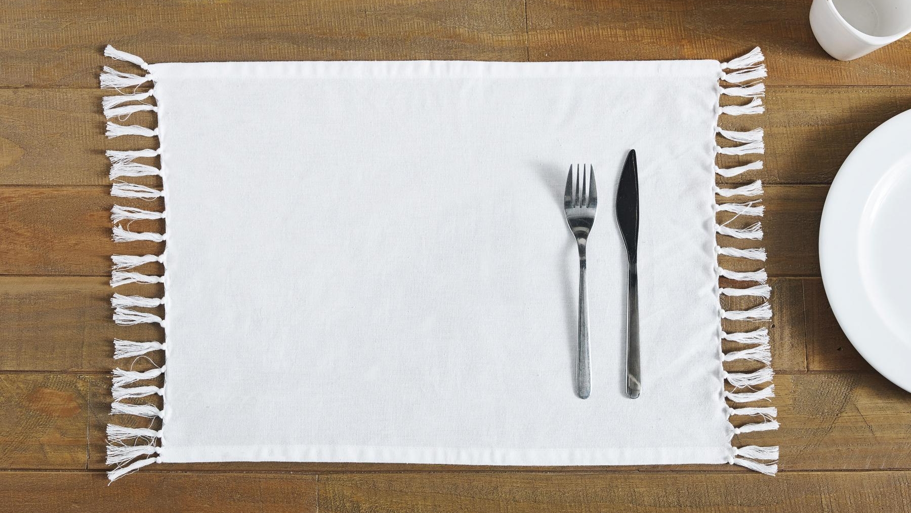 L'Avenue Fringed White Placemat