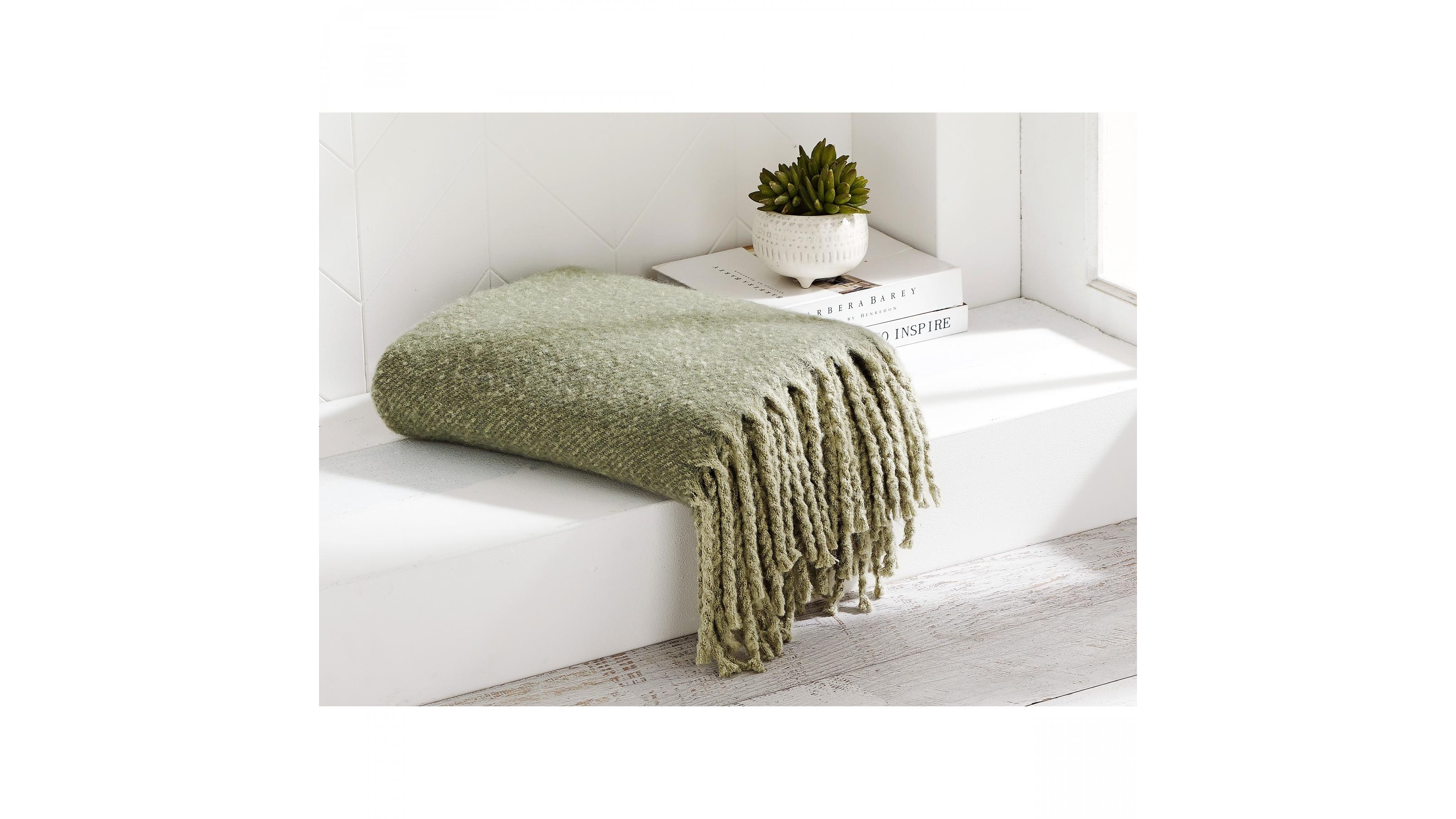 L'Avenue Nala Sage Throw - Medium