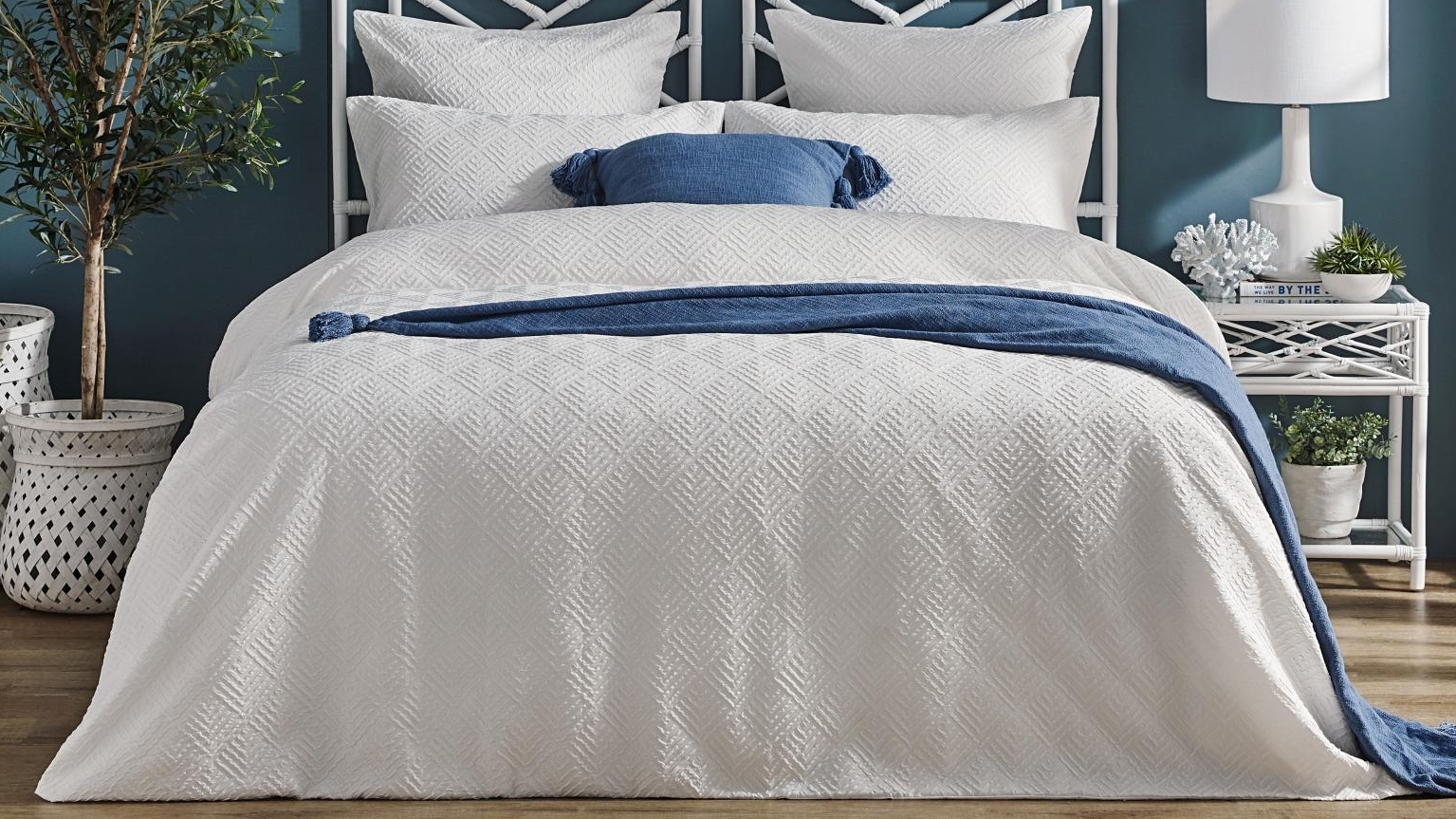 L'Avenue Amelia White Quilt Cover Set - Queen