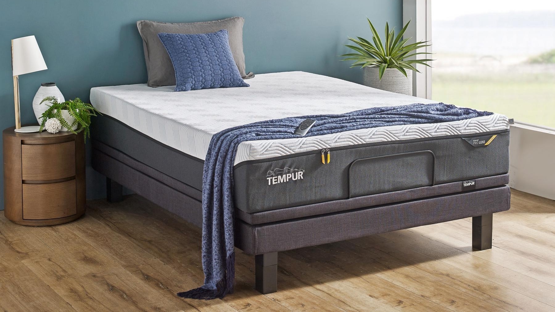 TEMPUR Pro Luxe Adapt SmartCool Medium/Firm Mattress -Queen