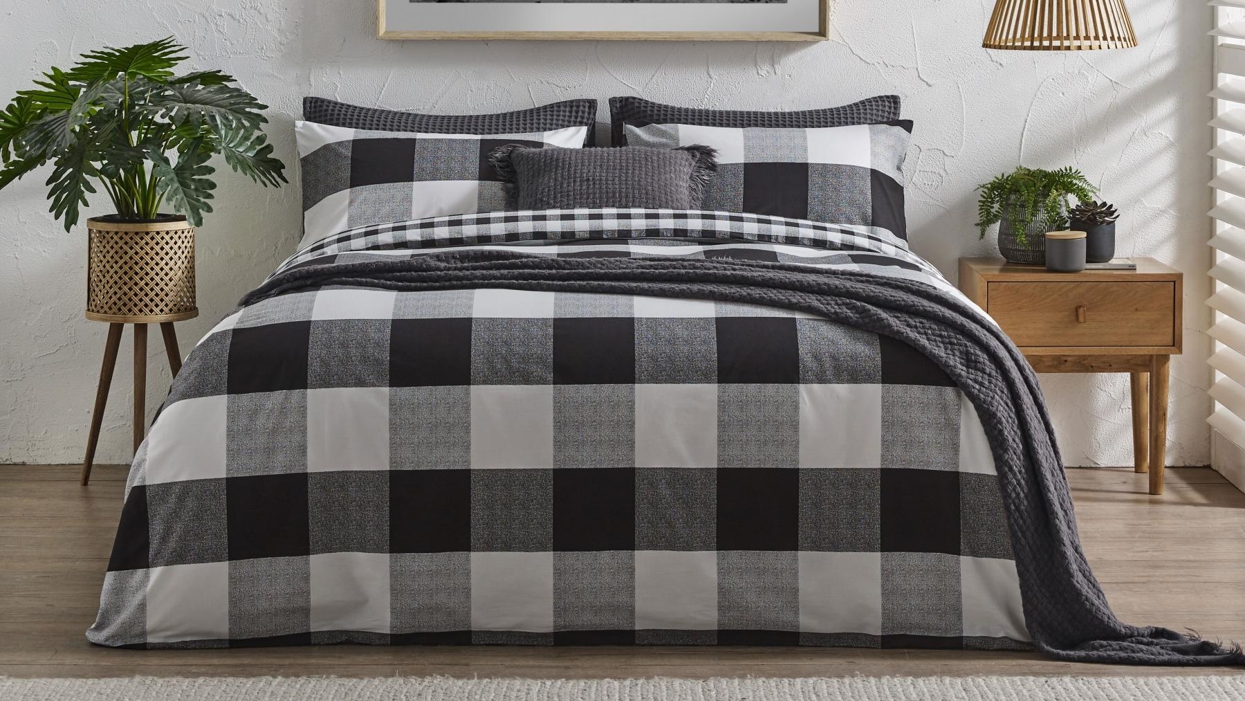 L'Avenue Liam Black Quilt Cover Set - Single
