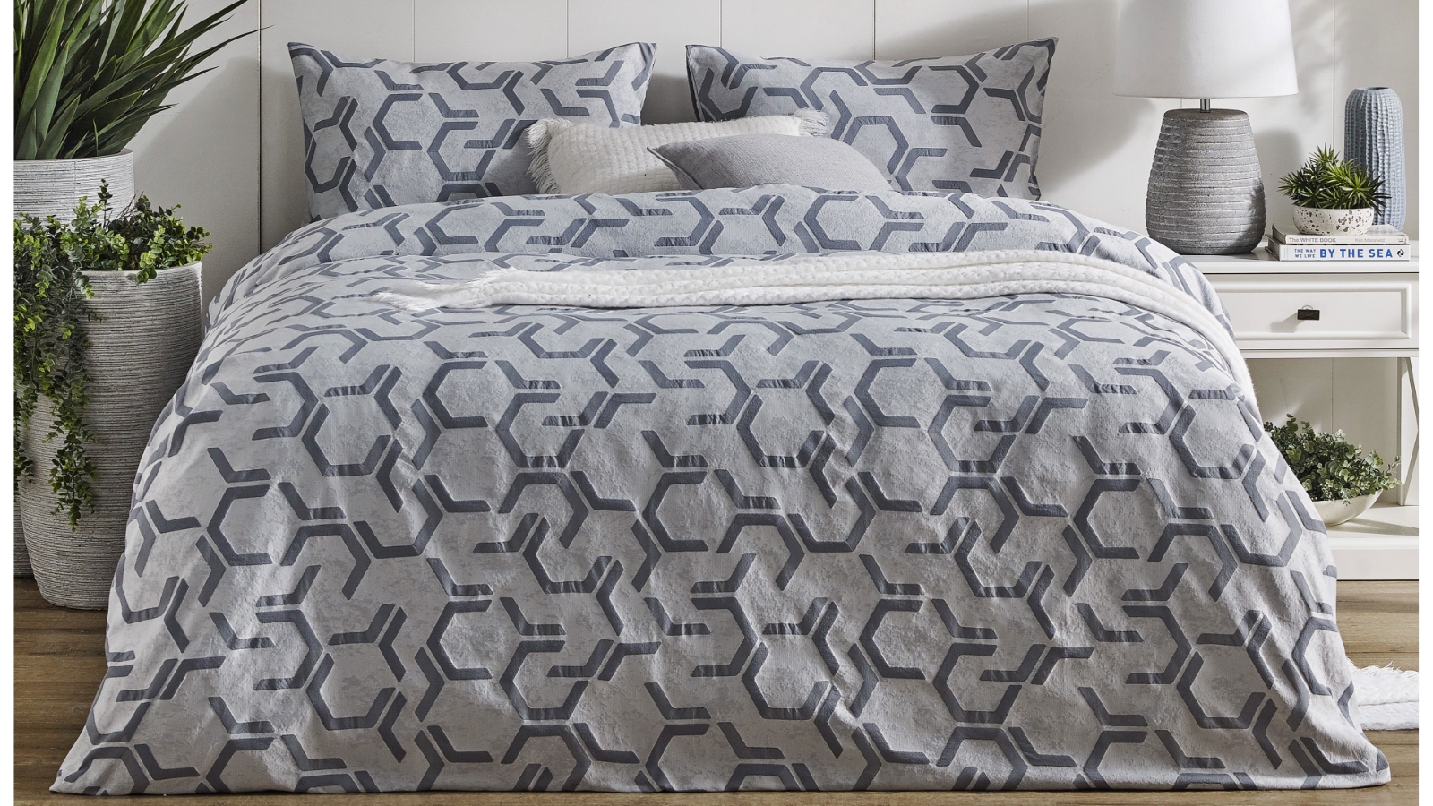 L'Avenue Kai Jacquard Blue Quilt Cover Set - Super King