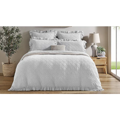 L'Avenue Bronte Quilted Snow Quilt Cover Set