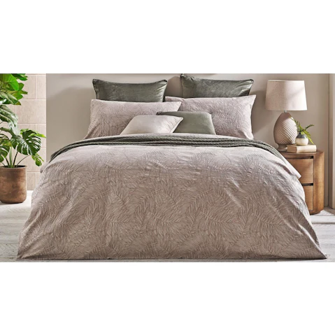 L'Avenue Santino Leaf Quilt Cover Set