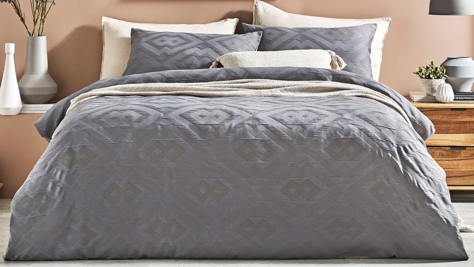 L'Avenue Harper Jacquard Charcoal Quilt Cover Set - Double