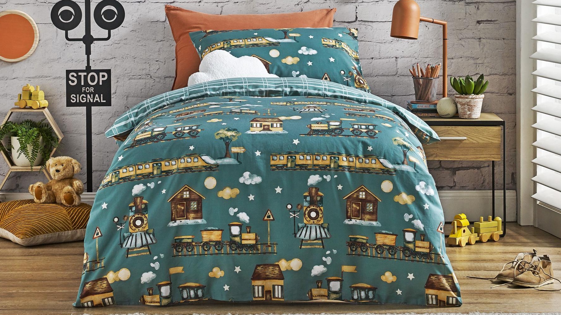 Vintage Train Glow In The Dark Quilt Cover Set - Single