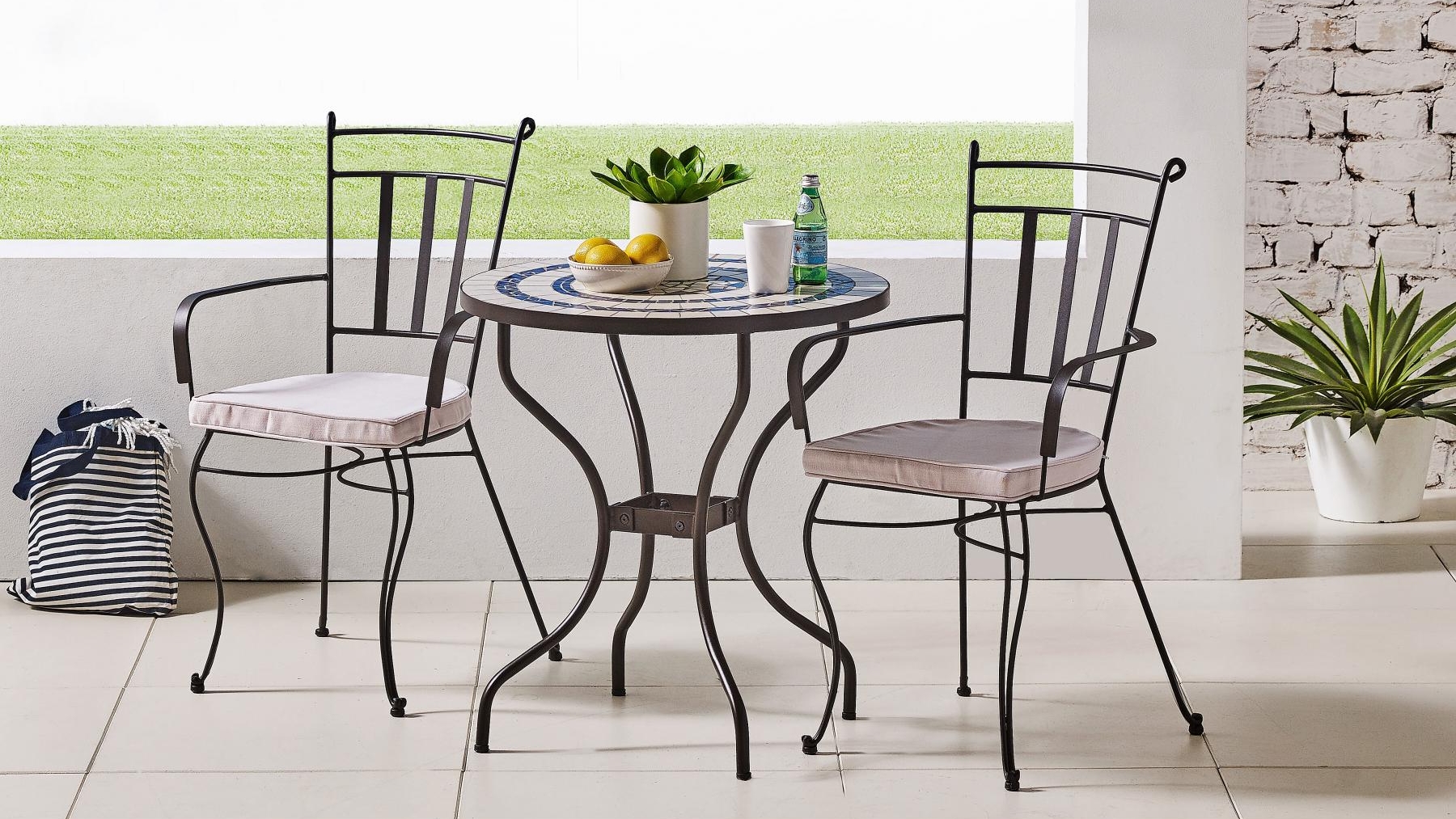 Moulin Outdoor Carver Dining Chair