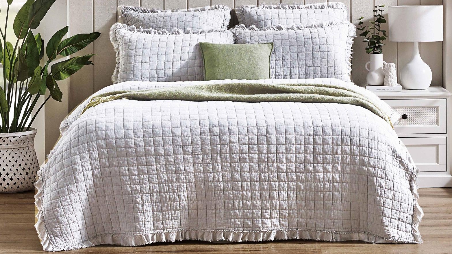 Cora Snow Coverlet - Queen/King