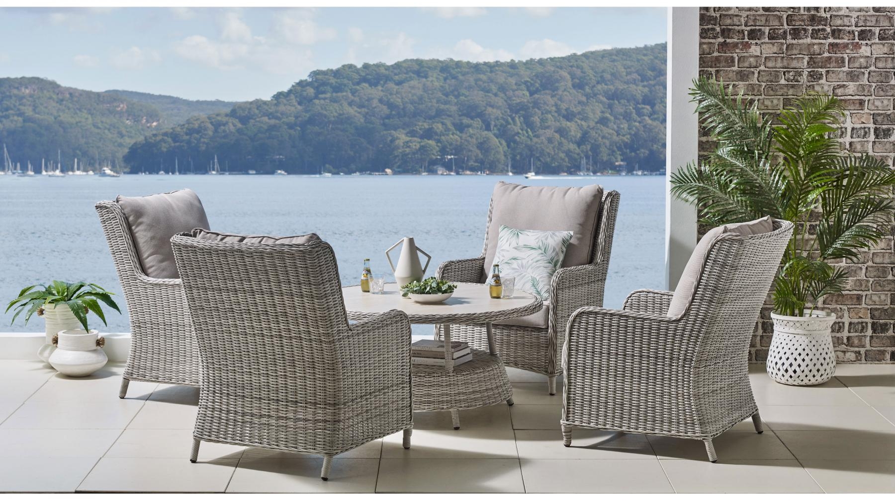 Aries 5-Piece Outdoor Round Dining Setting