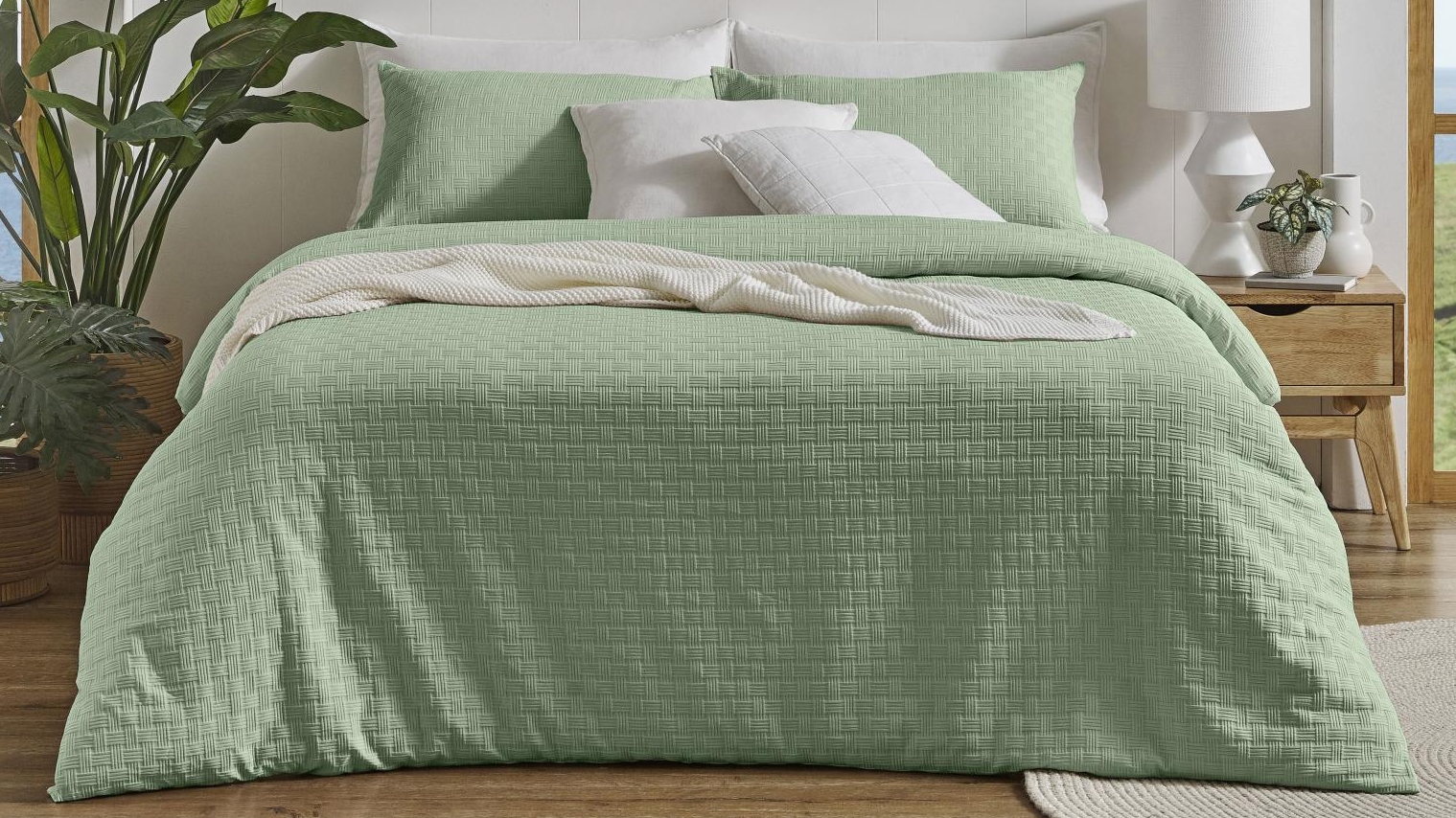 L'Avenue Myra Leaf Quilt Cover Set - Queen