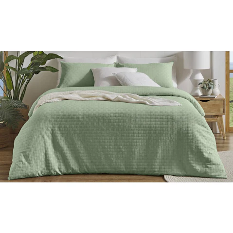 L'Avenue Myra Leaf Quilt Cover Set
