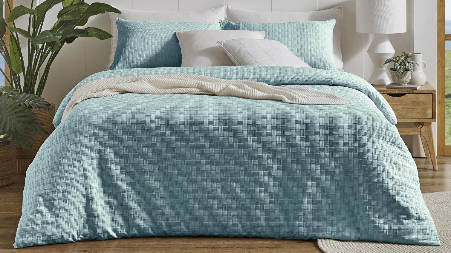 L'Avenue Myra Blue Quilt Cover Set - Single