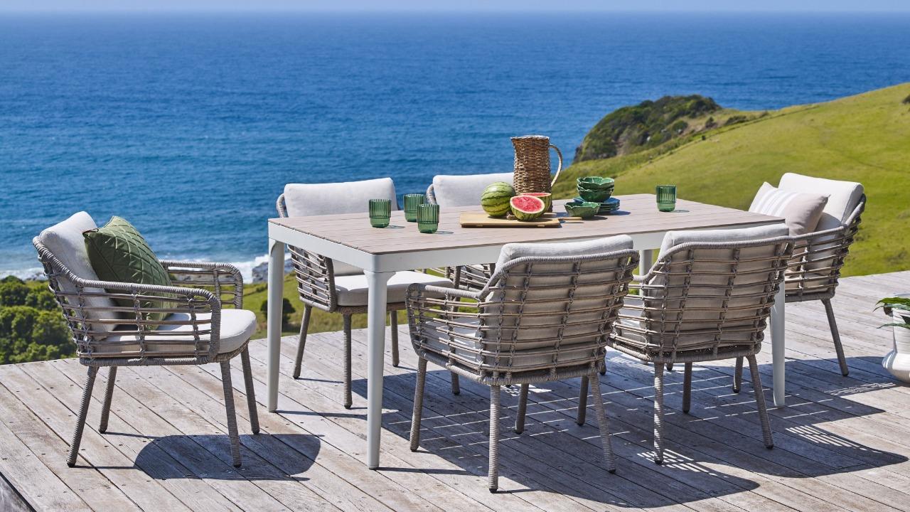 Comfy outdoor dining chairs