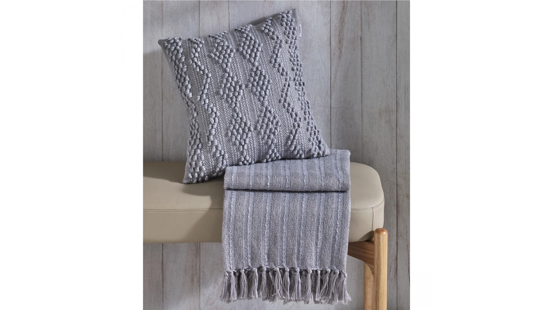 L'Avenue Clovelly Square Cushion - Silver
