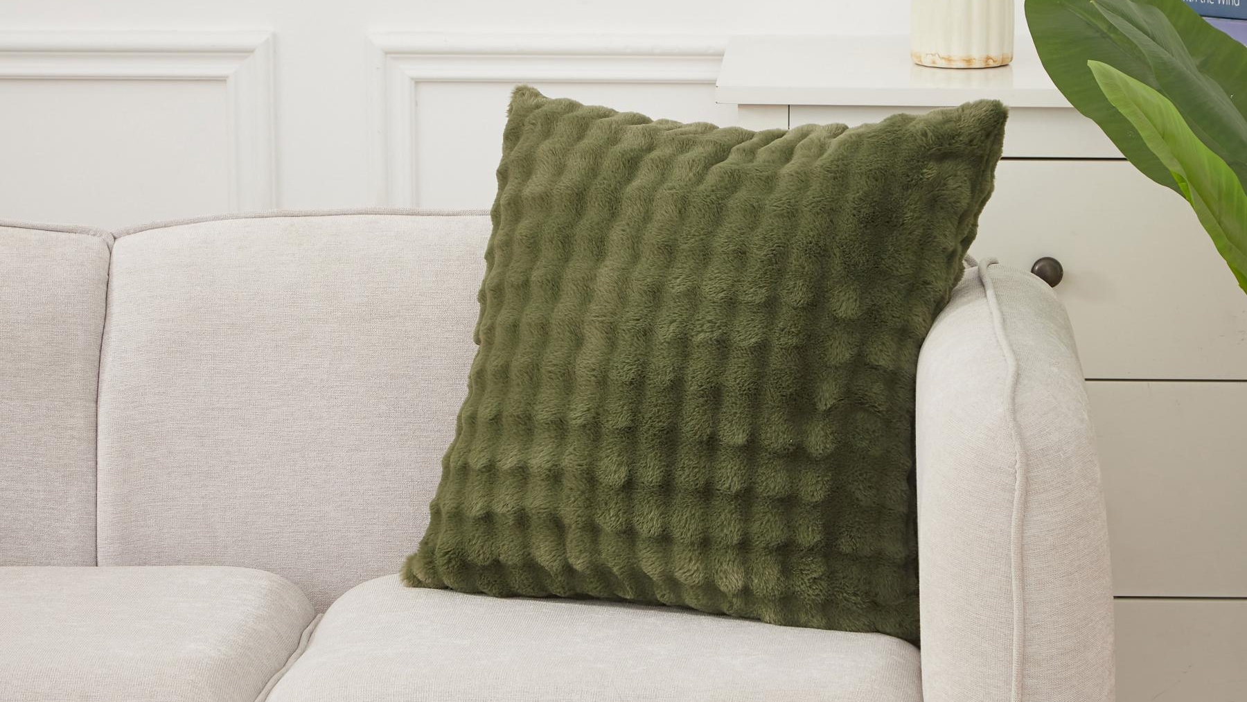 L'Avenue Luxury Neves Forest Cushion
