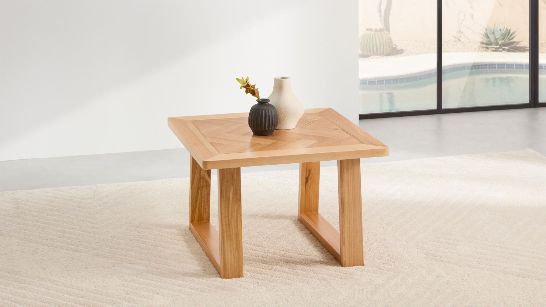 Regalia Lamp Table